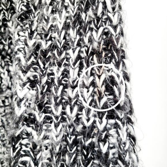 Solemio Black & White Oversized Chunky Cable Knit Long Cardigan Women’s Size S/M - Picture 5 of 8